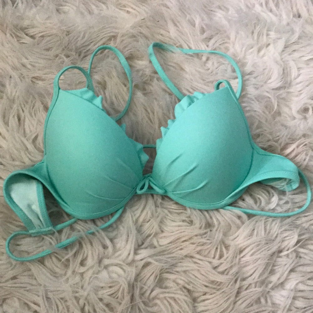 Victoria's Secret bombshell swim suit